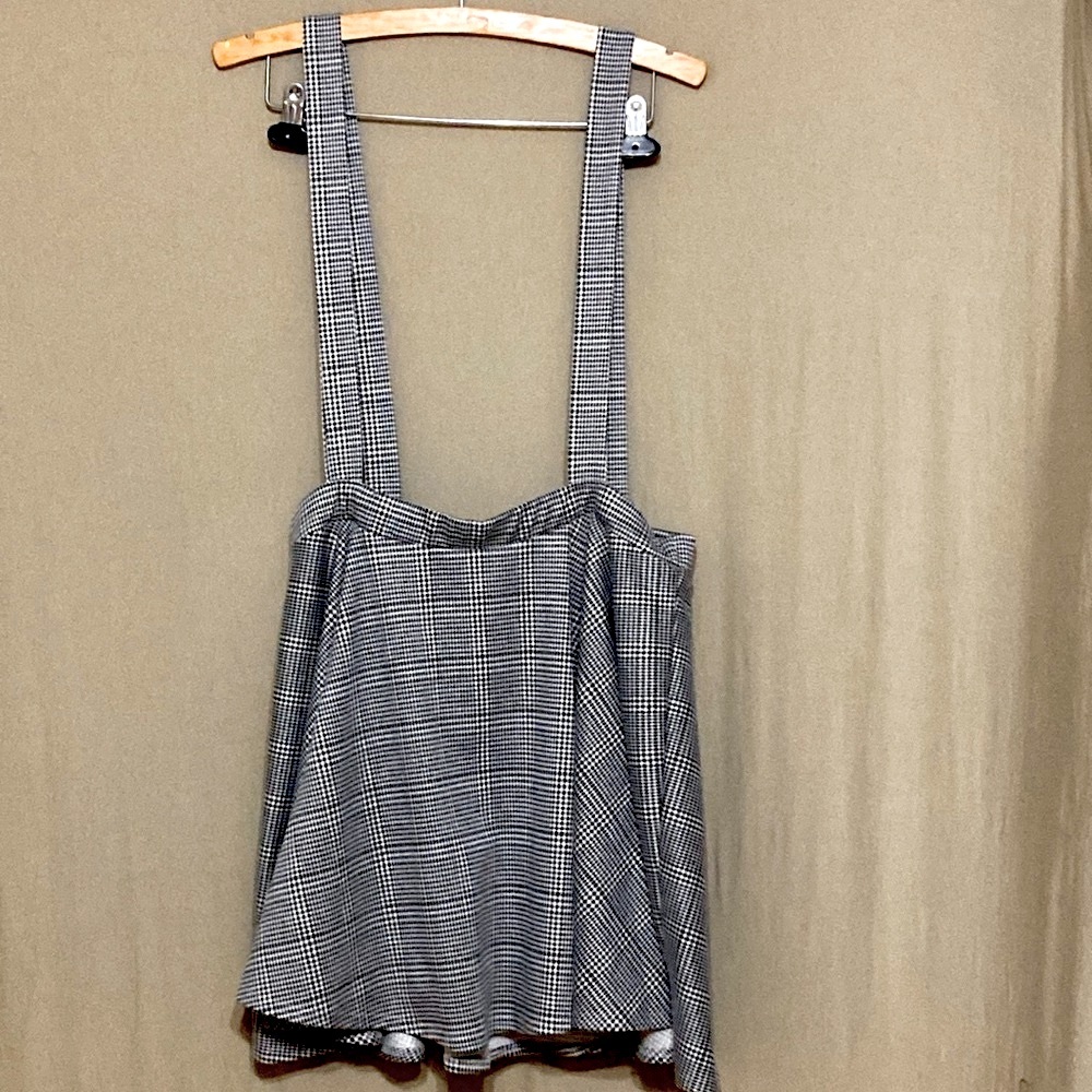 Houndstooth print a-line / skater skirt with suspender straps Size 16